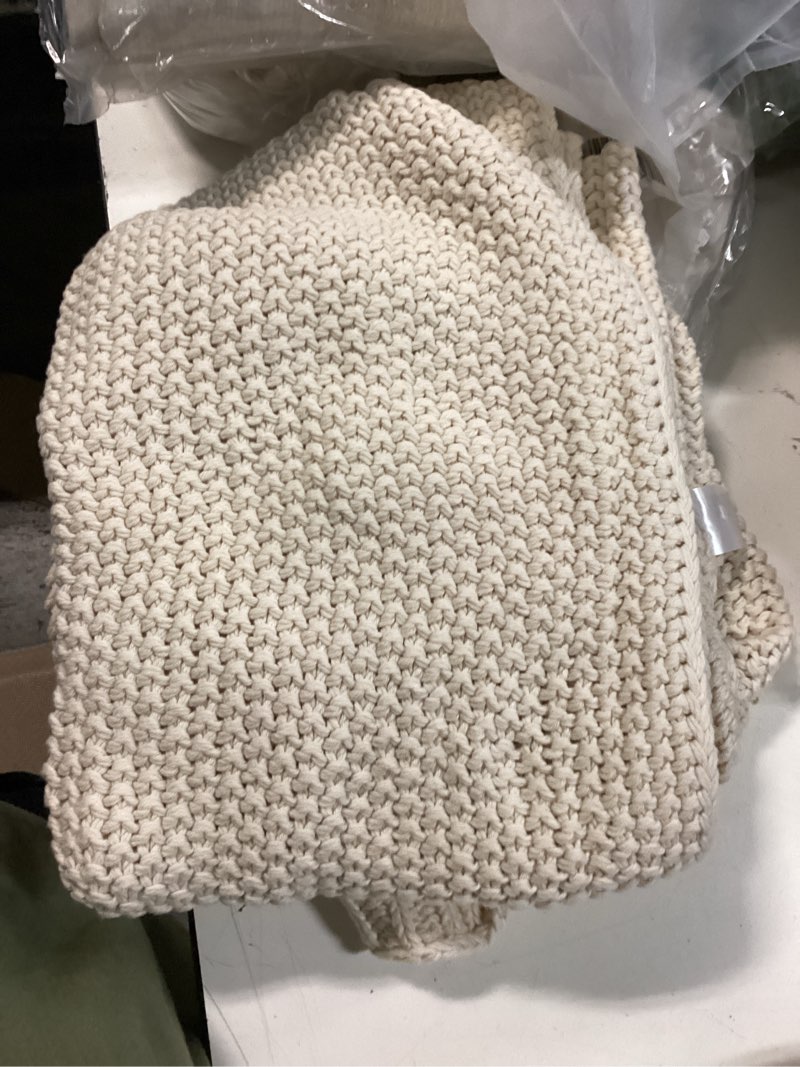 Condition photo showing Good Condition for cotton fisherman throw color: ivory size: 50x60
