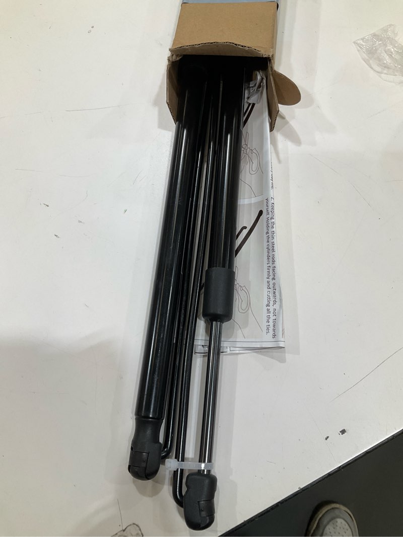 Condition photo showing Good Condition for 2pcs Rear Hatch Liftgate Lift Support for Subaru Outback Wagon 2015 2016 2017 2018 2019, Tailgate Trunk Shock Strut 63260AL02A Replacemnet