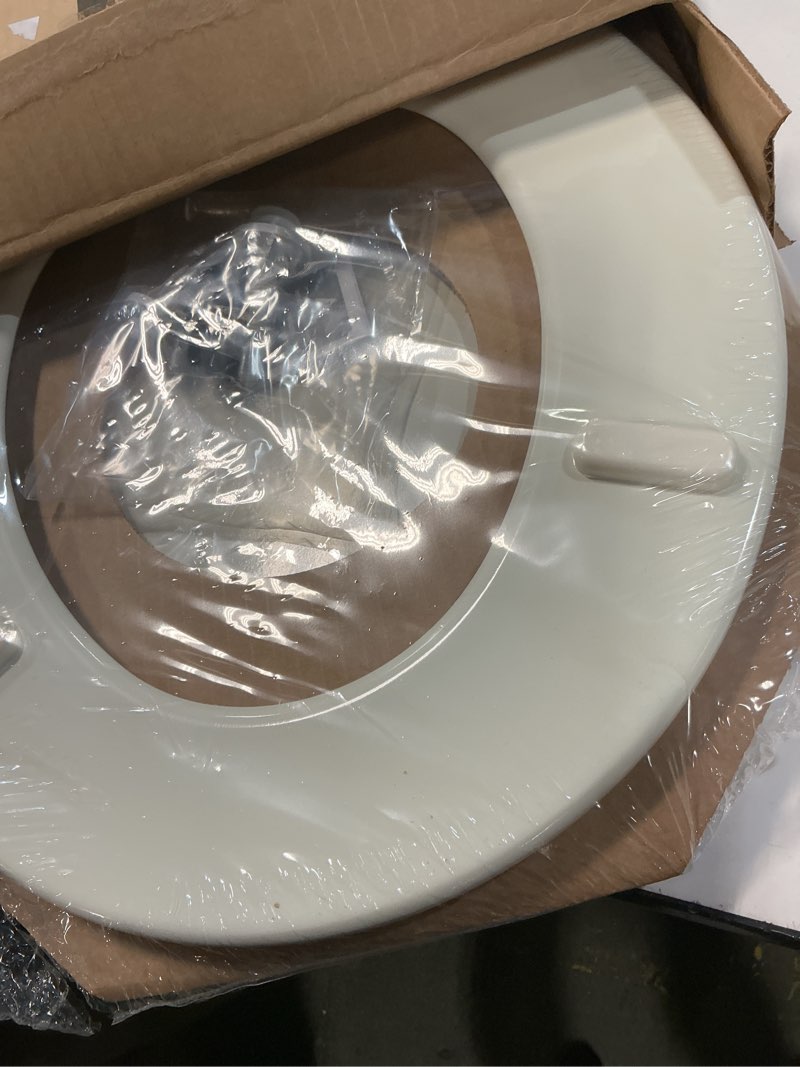Condition photo showing Good Condition for bemis 500ec durable wood toilet seat with easy clean hinges, made in usa, round, biscuit biscuit round