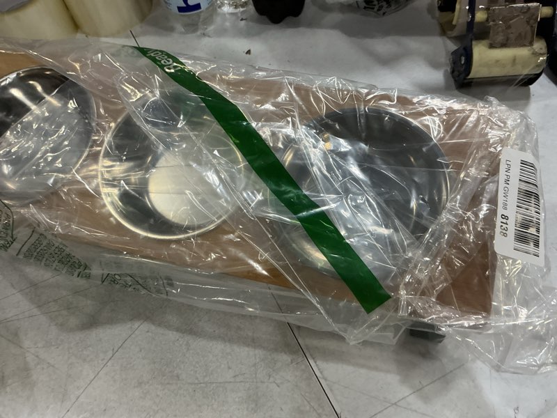 Condition photo showing Good Condition for elevated cat bowls, raised cat food bowls, 15°tilted stainless steel cat bowls for indoor cats, anti vomit, bamboo, stand with 3 feeder bowls for cats and puppy
