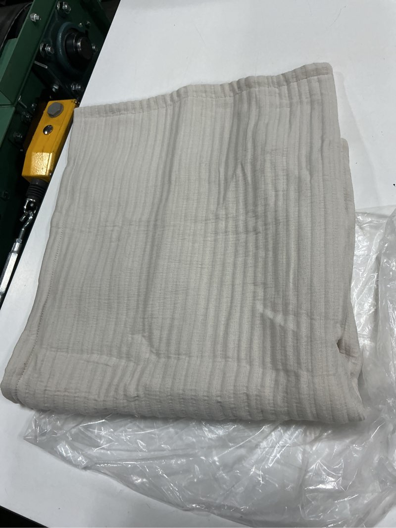 Condition photo showing Good Condition for quince organic cotton matelasse euro sham 26*26 color sand 
