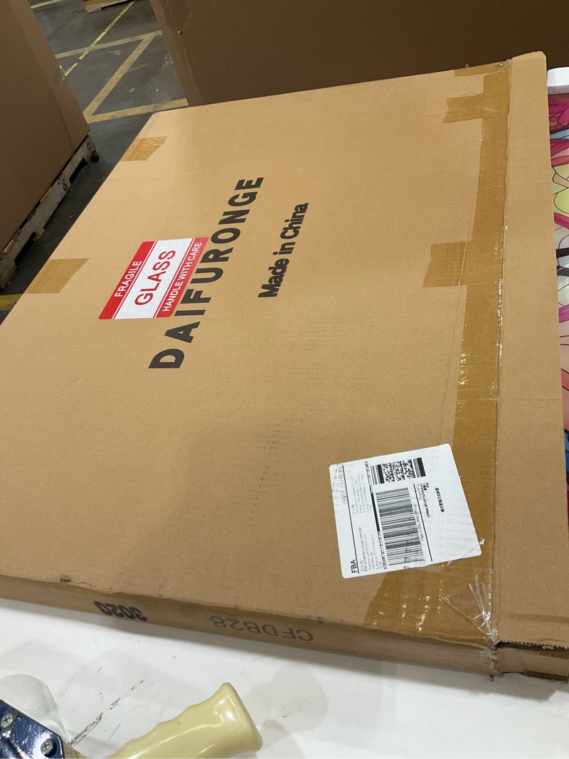 Condition photo showing New/Like New for Glass picture decor