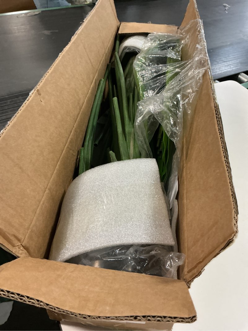 Condition photo showing Good Condition for 2Packs 4FT Artificial Bird of Paradise Plant,Faux Palm Tree Potted Plant with Real Touch Leaves,Fake Trees for Home Living Room Office Indoor Outdoor Decor(4 FT-2Packs) 4FT-2Packs Bird of Paradise