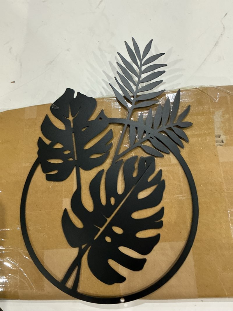 Condition photo showing New/Like New for sonntonn metal tropical leaves wall art decor, indoor home wall hanging monstera leaf metal sculpture outdoor garden decor for patio (7.87”x12.2” / 20x31cm)