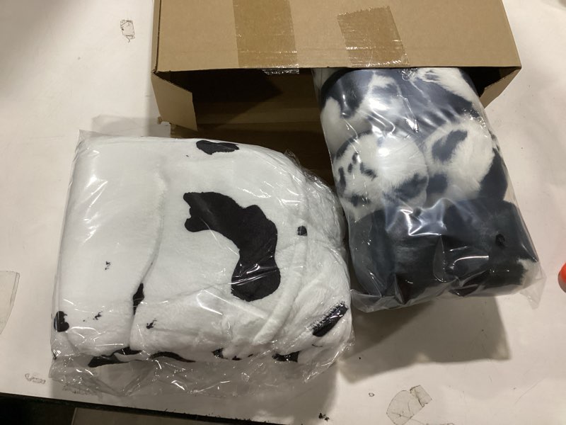 Condition photo showing Good Condition for Leitee 12 Pcs Cow Christmas Tree Decoration Set Xmas Western Cowhide Tree Topper Skirt Faux Fur Plush Hanging Artificial Flowers Rustic Christmas Cow Treetop Ornaments for Farmhouse Country Holiday