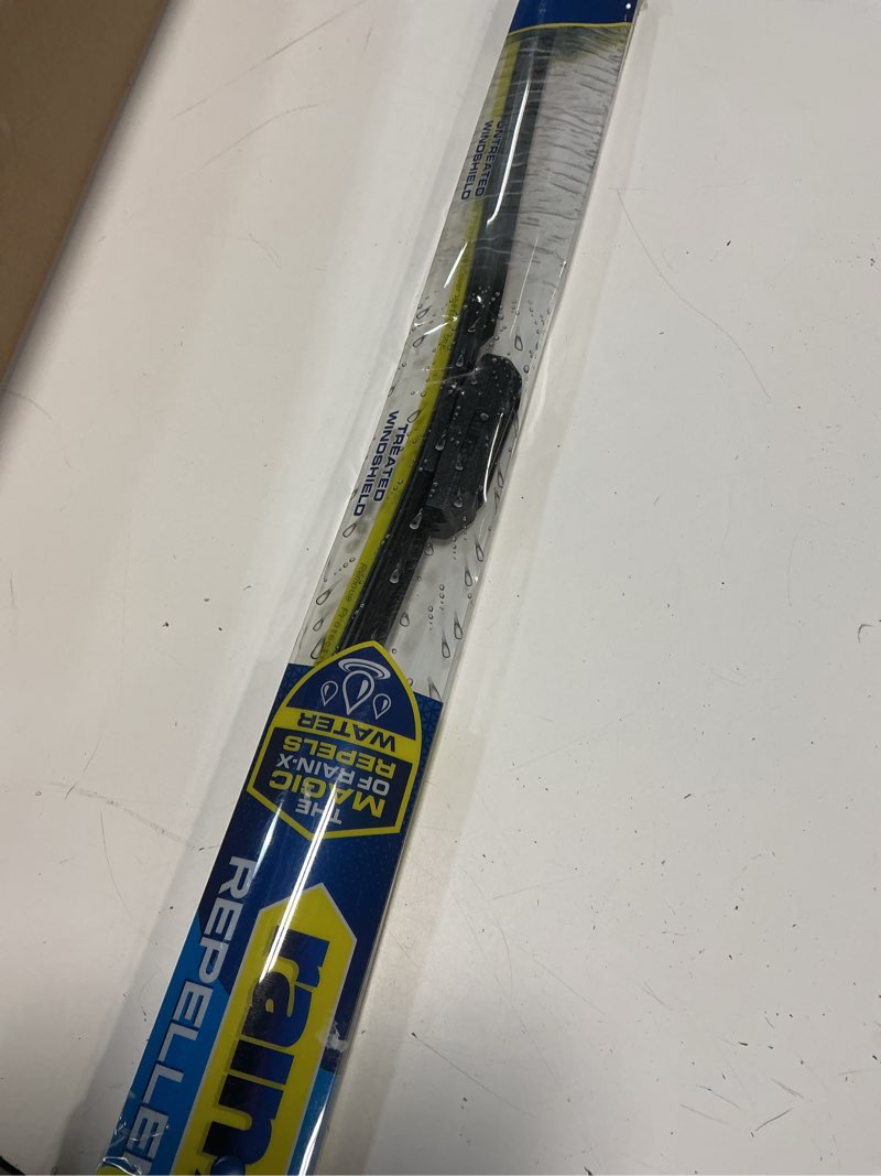 Condition photo showing New/Like New for rain-x 810326 repellency water repellent wiper blades, 26" windshield wiper, all weather streak-free for enhanced visibility w/water repellency formula [amazon exclusive]
