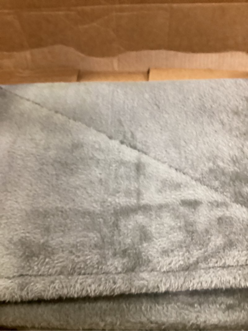 Condition photo showing Good Condition for Furhaven ThermaNAP Self-Warming Cat Bed for Indoor Cats & Large/Medium Dogs, Washable & Reflects Body Heat - Quilted Faux Fur Reflective Bed Mat - Gray, Large Large - 36"L x 24"W Gray