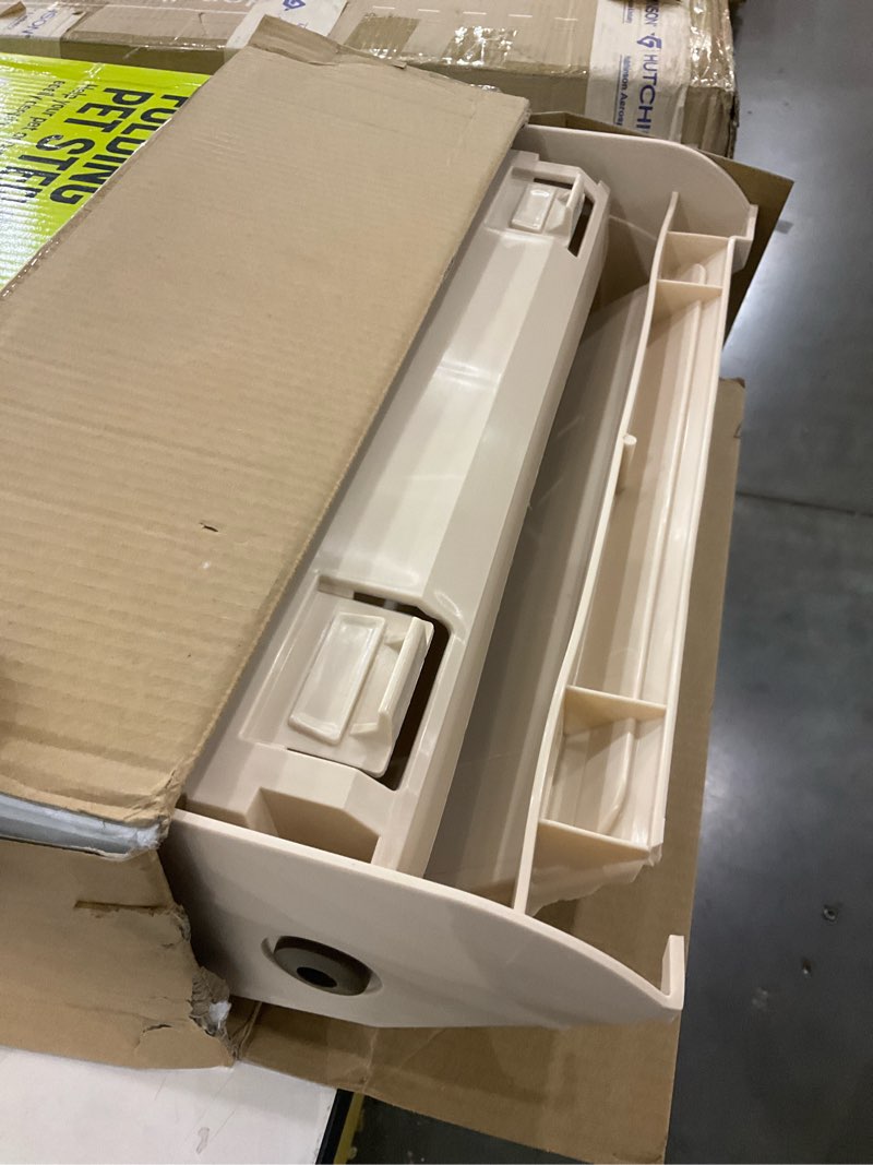 Condition photo showing Good Condition for PetSafe CozyUp Folding Pet Step  Lightweight and Easy to Carry  No-Slip Access  25 in  Tan