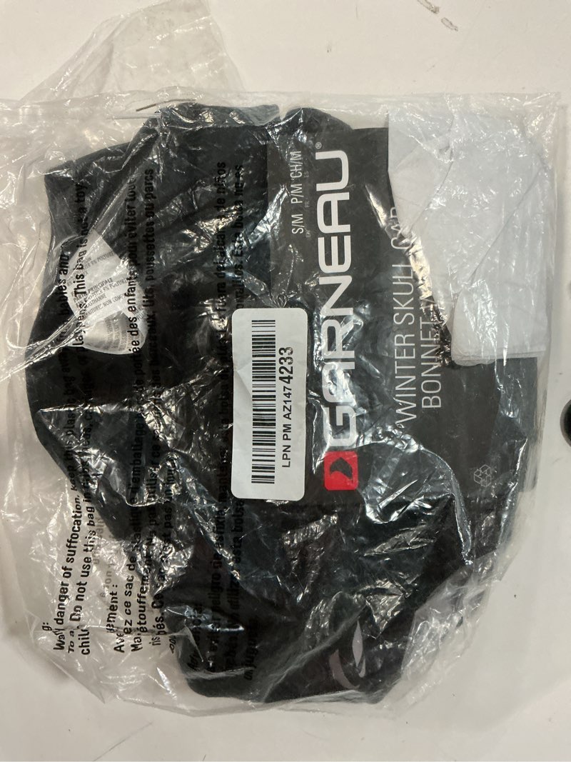 Condition photo showing Good Condition for garneau adult winter skull hat size s