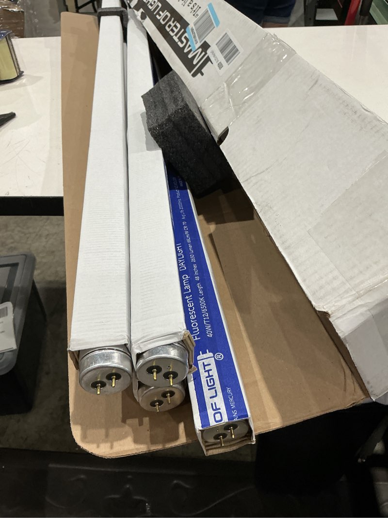 Condition photo showing Good Condition for f40/d daylight (2 pack) 4ft fluorescent tube light bulb 40w 40 watt t12 daylight 4100k 1.5 inch diameter replaces f40dx f40t12/865/eco f40sp65/eco f40dx/alto f40/lr/eco/2p f40t12/dx (2)