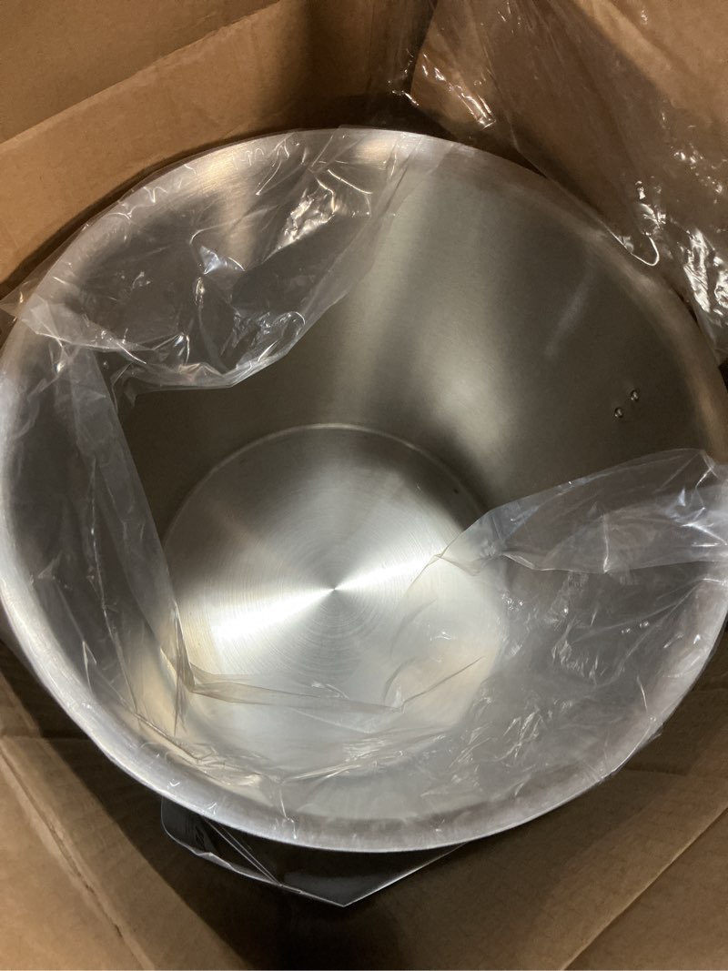 Condition photo showing Good Condition for vevor 18/8 stainless steel stockpot, 42qt large cooking pots, multipurpose cookware sauce pot with composite base, heavy duty commercial grade stock pot, sanding treatment, for large groups events 44.4 quarts