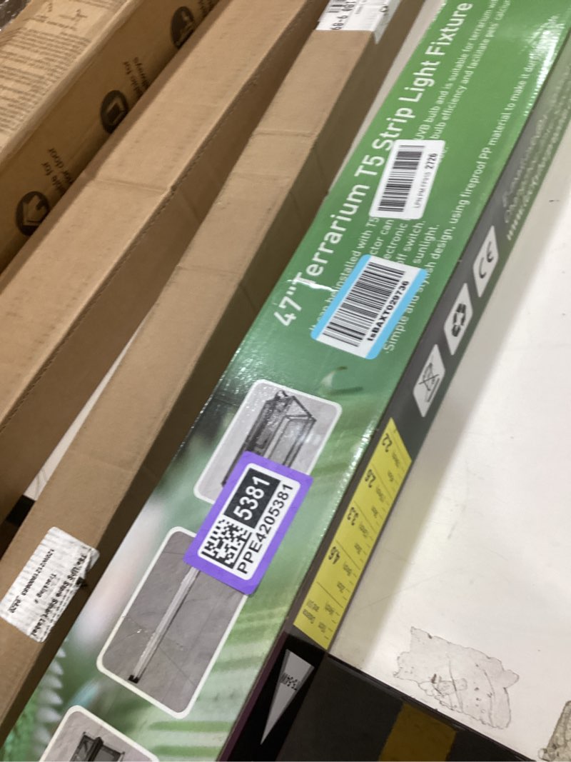 Condition photo showing Good Condition for lucky herp t5 reptile light fixture combo kit 8w (new upgrade), desert uvb 10.0 12" fluorescent tube uva uvb reptile light for lizard, bearded dragon, tortoise