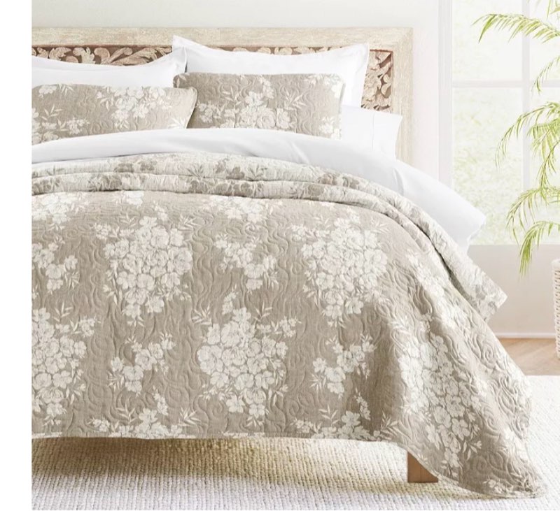 home collection distressed bouquet reversible all season down-alternative quilt set