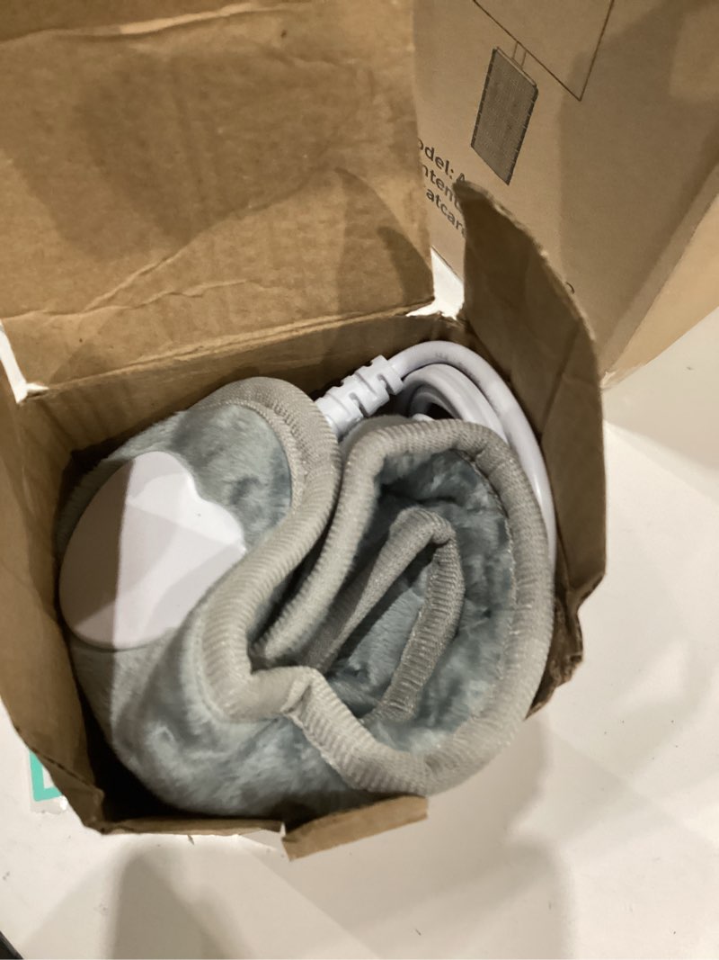 Condition photo showing Good Condition for Deepsoon Heating Pad,Electric Heating Pads for Back,Neck,Abdomen,Moist Heating Pad for Shoulder,Knee,Arms,Legs,Dry/Moist Heat & Auto Shut Off,Christmas Gifts for Men and Women,Silver,24x12 Inch Silver 24x12 Inch