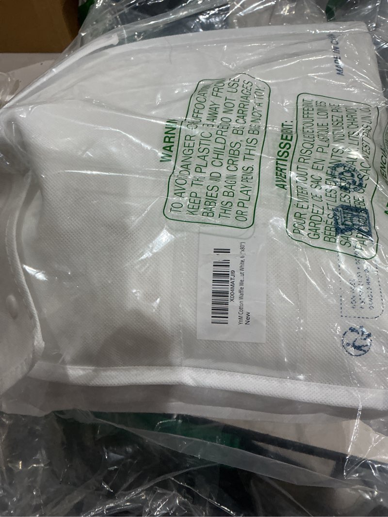 Condition photo showing As Is for ynm - funda de edredón de enfriamiento exclusiva para mantas con peso con 16 cuerdas (color blanco, 60 x 80 pulgadas)