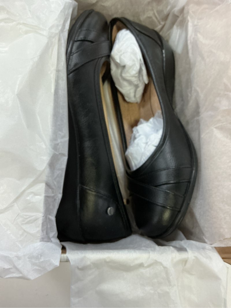 Condition photo showing New/Like New for (size 8.5)lifestride women's i-loyal flat