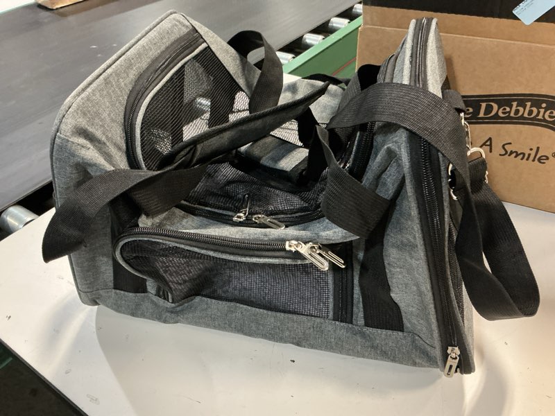 Condition photo showing Good Condition for roypet pet carrier for cats, puppies up to 15 lbs, airline approved, collapsible - gray, 15 lbs limit