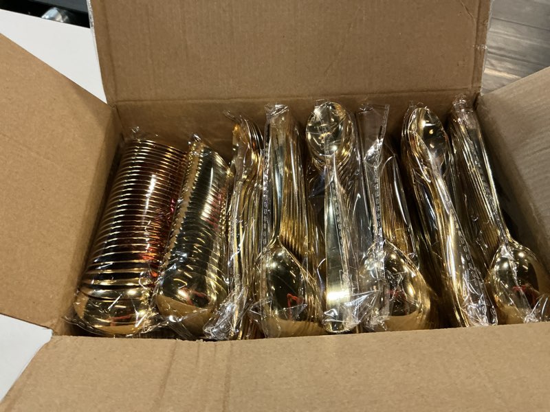 Condition photo showing New/Like New for liacere 360pcs plastic spoons - 6.7 inch heavy duty plastic spoons-heavyweight gold disposable spoons-gold silverware for halloween &chrismas and daily using & new year gold 6.7inch spoons