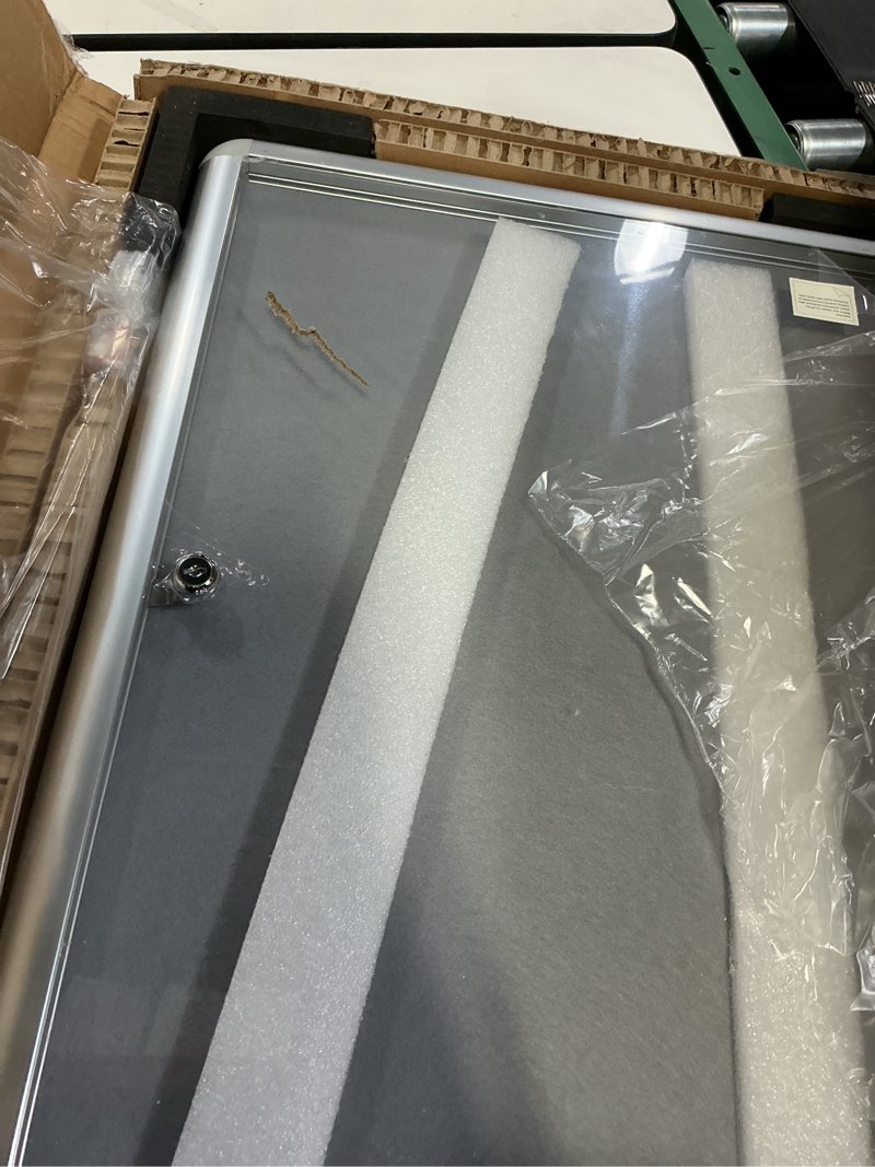 Condition photo showing Good Condition for Aluminum Wall Decoration - Metal - 8x12