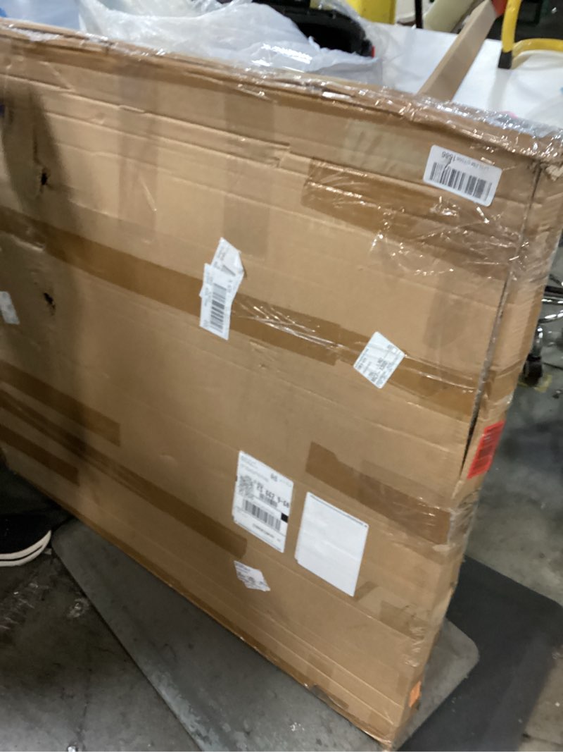 https://lotting-media.assets.bidfta.com/lotting_fac85205-63ec-416f-bf9f-d993a615d556