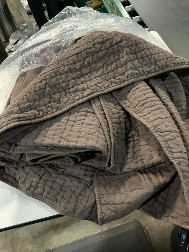 Condition photo showing As Is for european linen cotton stitch quilt cal/king 