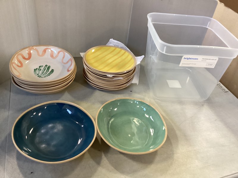 Assorted kitchen items includes: soup plates, bin.  (see aditional pictures)