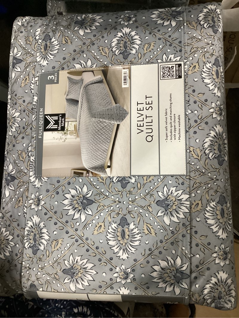Condition photo showing New/Like New for member's mark 3-piece printed velvet quilt & matching sham sets, full/queen