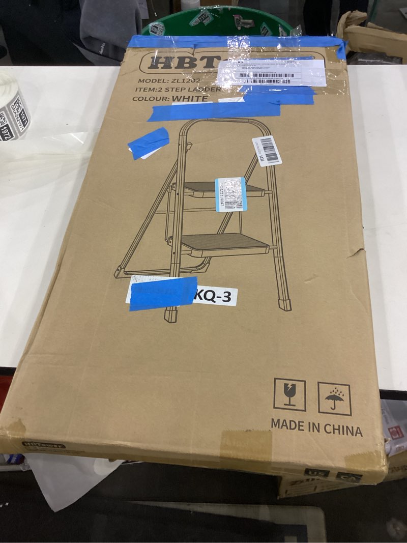 Condition photo showing New/Like New for HBTower Step Ladder Folding Step Stool for Adults with Anti-Slip Pedal,330 lbs Capacity for Kitchen, Home,White