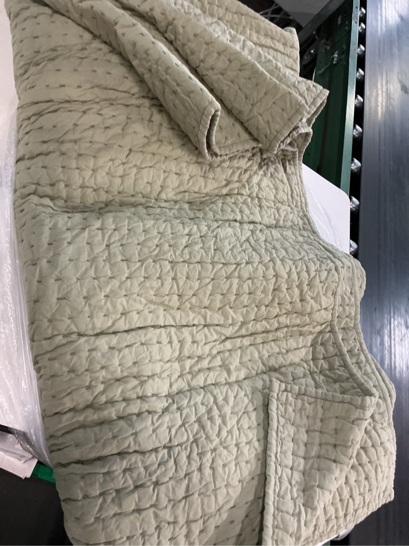 Condition photo showing Good Condition for european linen cotton stitch quilt, full/queen, willowleaf