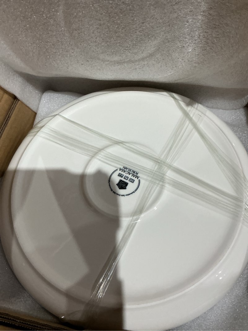 Condition photo showing Good Condition for malacasa plates and bowls sets, 24 pieces modern porcelain dinnerware set for 8 white kitchen dinner dining ware set wtih black rim ceramic dishware dishes microwave and dishwasher safe, series luna 24 pcs (service for 8) ivory white-black rim