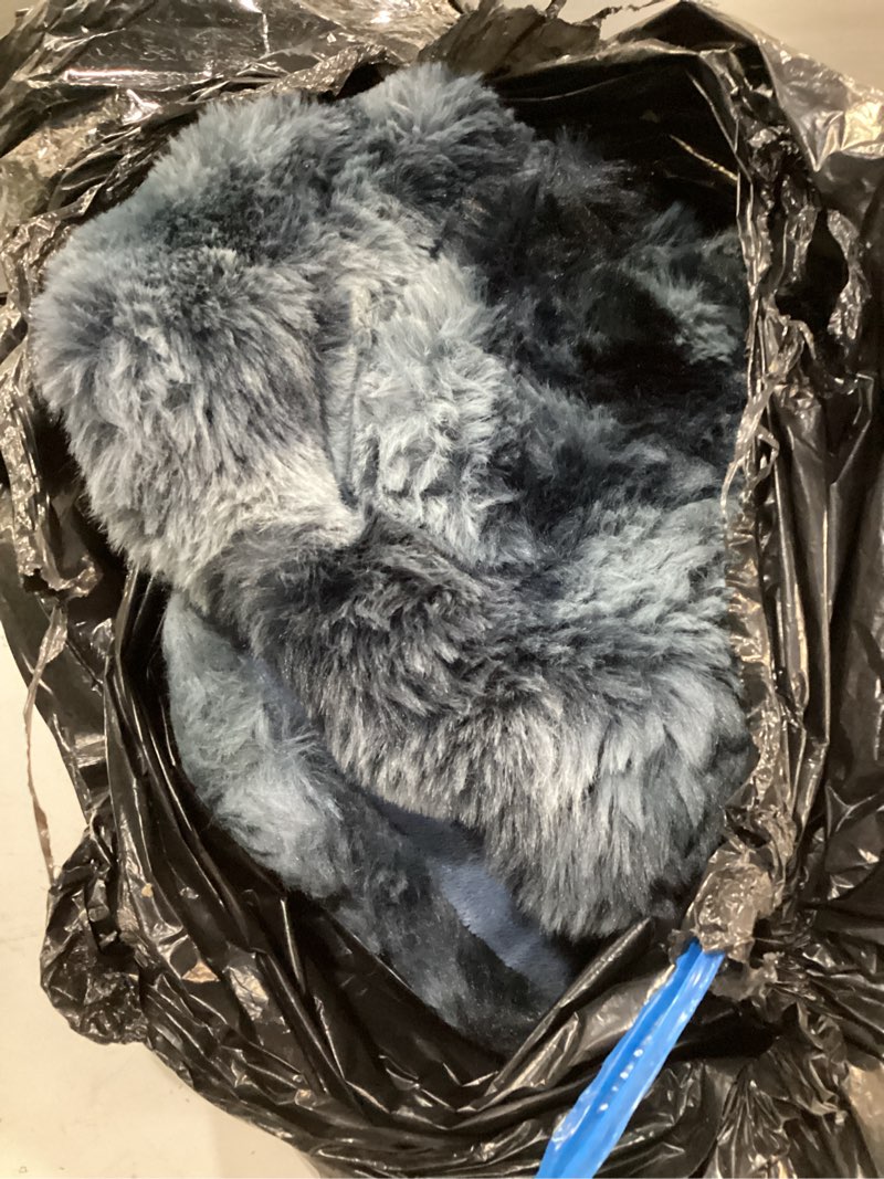 Condition photo showing Good Condition for Cozy Bliss Faux Fur Throw Blanket for Couch, Fuzzy Soft Plush Thick Bubble Blanket for Sofa Bedroom Living Room, 50 * 60 Inches Tie-dye Blue Tie-dye Blue Throw(50" x 60")