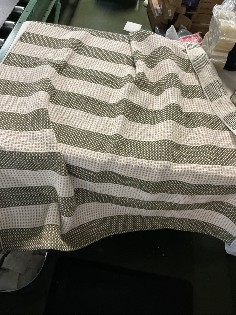 Area rug of unknown size 