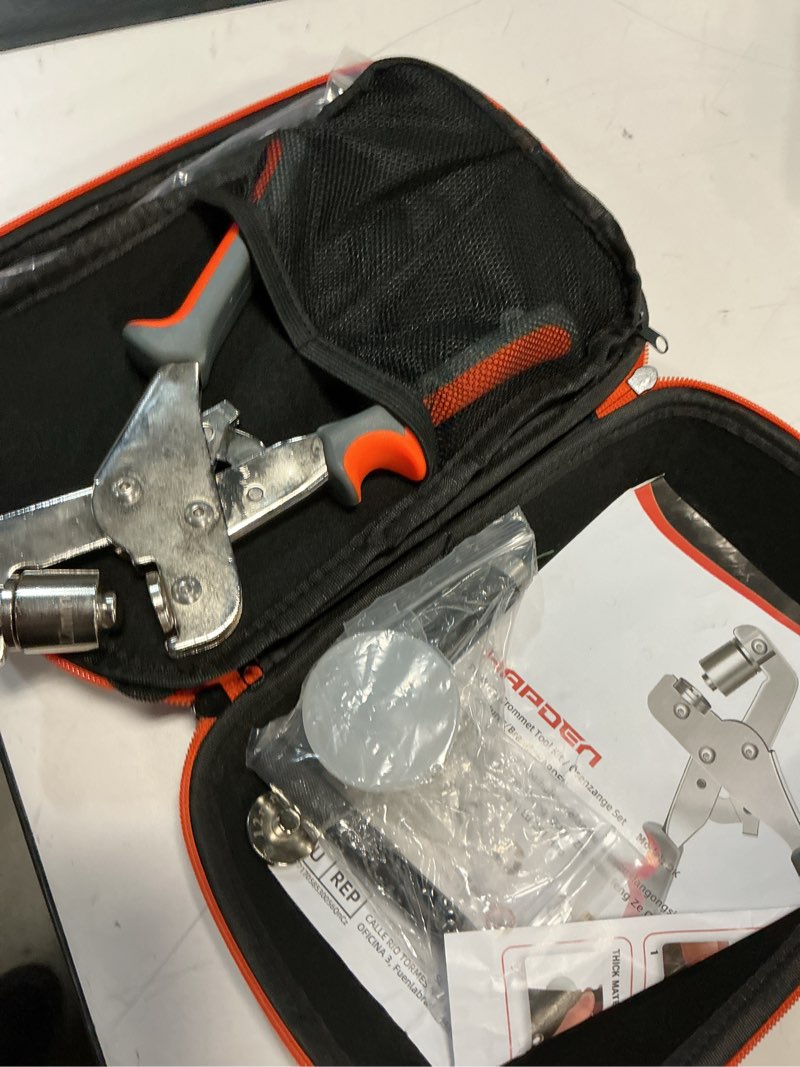 Condition photo showing Good Condition for heavy-duty grommet kit (3/8 and 1/2) includes a bag, 200 10 mm grommets and 200 12 mm grommets. eyelet and grommet tool kit for diy tarp ring repair and installation.