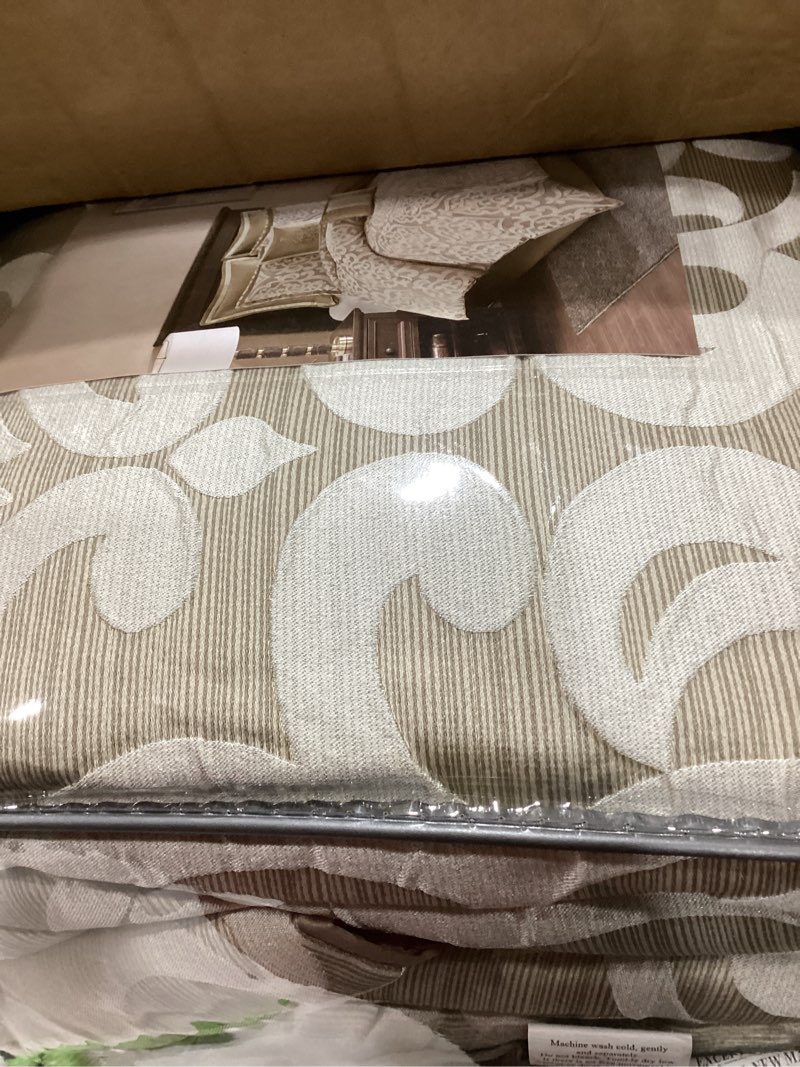 Condition photo showing Good Condition for Madison Park Odette Cozy Comforter Set Jacquard Damask Medallion Design - Modern All Season, Down Alternative Bedding, Shams, Decorative Pillows, Queen(90 in x 90 in), Tan 8 Piece Tan/Ivory Queen (90 in x 90 in)