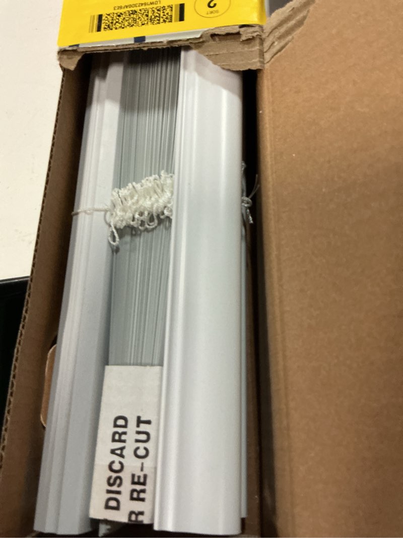 Condition photo showing Good Condition for levolor trim+go 1-in slat width 48-in x 72-in cordless white aluminum room darkening mini-blinds