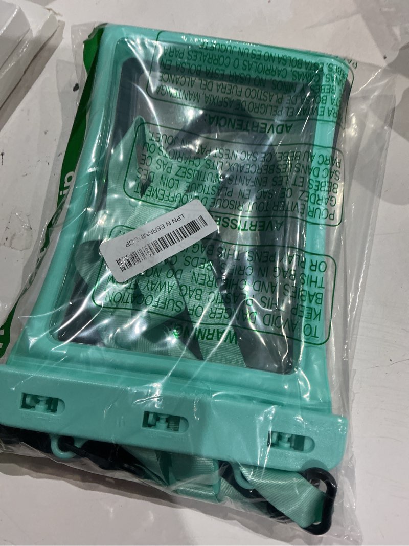 Condition photo showing Good Condition for cacoe floatable waterproof phone pouch 2 pack up to 10.0", black+green | floatable, ipx8 waterproof phone case,adjustable lanyard,dry bags for beach/cruise/travel/camping/kayak/vacation essentials black+green up to 10.0"-floatable