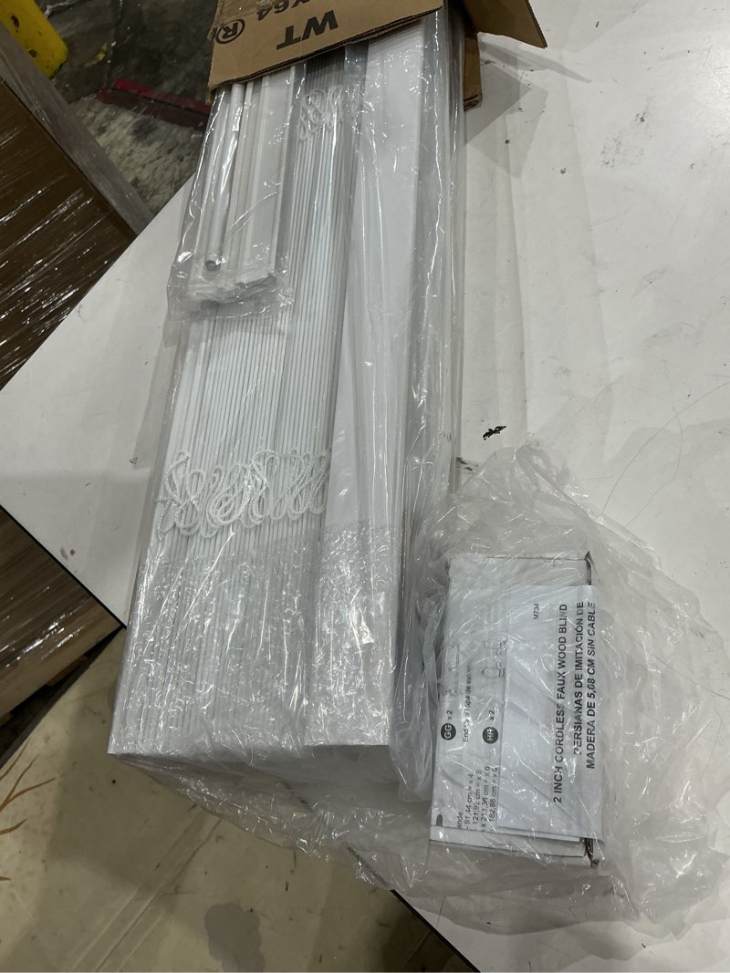 Condition photo showing Good Condition for faux wood blinds
