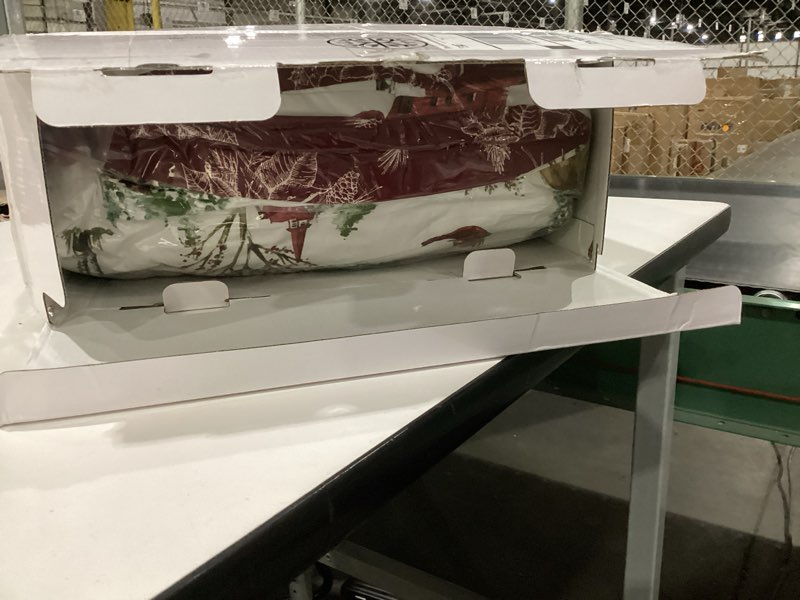Condition photo showing Good Condition for Southshore Fine Living, Inc. Christmas Comforter Set Queen Size/Full Size with 2 Pillow Shams, Reversible Christmas Bedding Set with 2 Designs, Queen/Full Comforter, Farmhouse White Christmas Full / Queen White Christmas