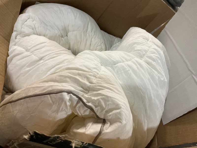 Condition photo showing Good Condition for memory foam queen mattress topper, bed topper with 3 inch extra thick shredded foam, 100% cotton mattress pad cover, breathable & skin-friendly queen size mattress topper with anchor straps