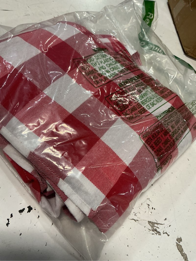 Condition photo showing New/Like New for shinybeauty 4 packs checkered table runners 108 inches long red and white table runner christmas decorations farmhouse plaid linen for dinning party outdoor tables (14”x108”) 108''x13''x4pcs red & white