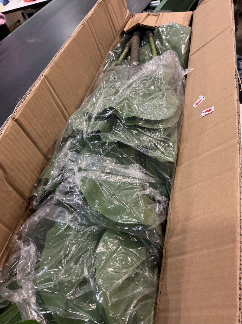 Condition photo showing Good Condition for lucealberi artificial fiddle leaf fig tree 6ft - large fake tree with white planter&basket, tall faux ficus lyrata tree floor plants for indoor home decor office living room housewarming gift, 1pack 6ft green