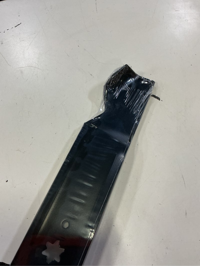 Condition photo showing Good Condition for 942-04244 blade for 46'' deck, 942-04244a mower blade compatible with c ub cad et xt1 lt46 ltx 1045 rzt-l46, c raftsman t140 t240, t roy-bilt, m td, replaces 942-04290, 742-04290, 6 point star, 2pack 942-04244 high-lift x 2