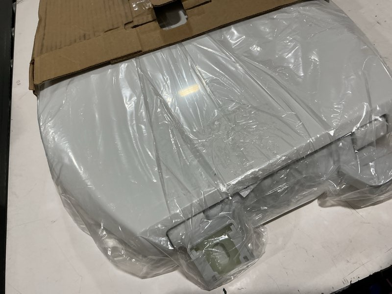 Condition photo showing Good Condition for centoco round toilet seat with slow-close, standard removable hinge, quick-release for cleaning, closed front with cover, plastic, 550 lbs capacity, white