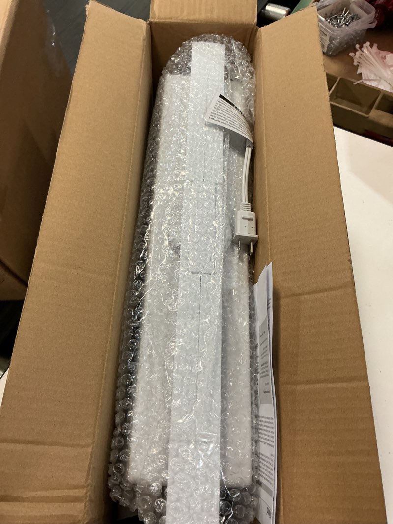 Condition photo showing New/Like New for shinic 9" dual window fan with manual reversible airflow, 2-speeds twin fans, expandable panels (22"-33"), built-in handle & removable feet, ideal for home, kitchen, bedroom, office ventilation