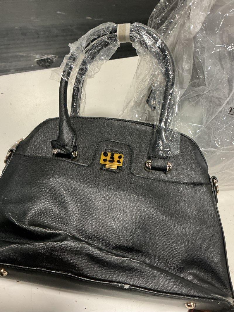 Condition photo showing Good Condition for dooney & bourke bolso, bolso de grano de guijarros