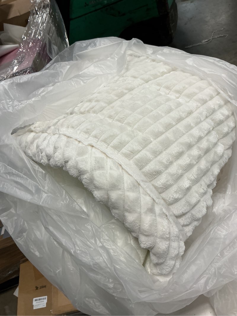 Condition photo showing Good Condition for couch cover for dogs washable, non slip couch covers for 3-4 cushion sofa pet friendly, fuzzy pet couch cushion covers for dog,thick,soft for sofa protector (white, 27.6" x 82.7"/70 x 210cm) white 27.6" x 82.7"/70 x 210cm