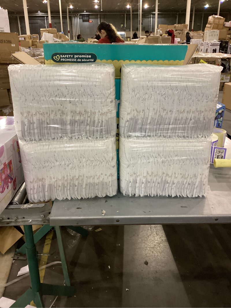 Condition photo showing New/Like New for Pampers Swaddlers Diapers, Size 3 (13-26 lbs), 136 Count, Absorbent, Keeps Baby Dry and Comfortable, Skin Safe Disposable Baby Diaper (Packaging May Vary) Size 3 136