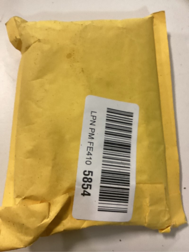 Condition photo showing Good Condition for AIBOO Extension Cables 9.84FT LED Under Cabinet Puck Lighting, 2-Pin Male and Female Cable Connector Extension Cords for Led Puck Lights with White Cords (6 Pack)