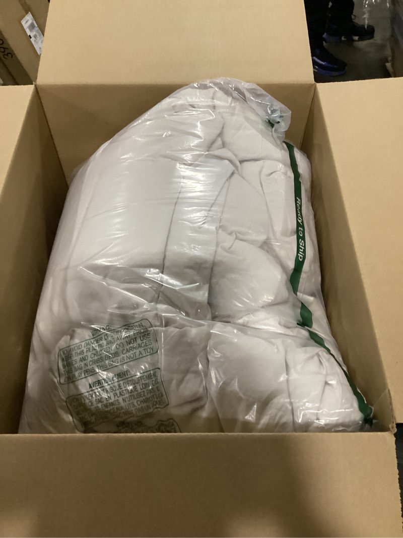 Condition photo showing Good Condition for Bedsure Queen Comforter Set - 4 Pieces Pinch Pleat Bed Set, Beige Boho Bedding for All Season, 1 Soft Comforter, 2 Pillowcases, 1 Decorative Pillow Queen 01 - Beige