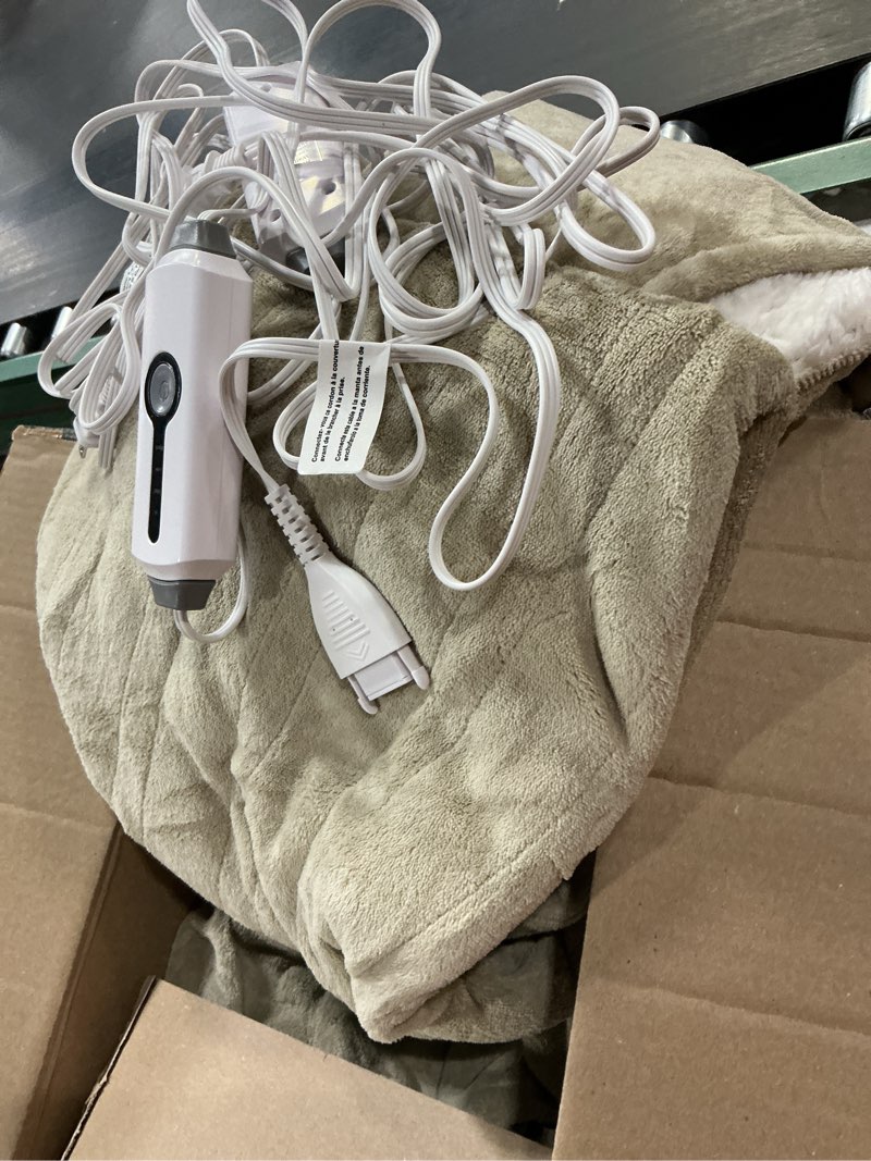 Condition photo showing Good Condition for Bedsure Heated Blanket - Fast Heating Electric Blanket Soft Flannel Heated Throw with 4 Time Settings, 6 Heating Settings, Warm Gifts for Family